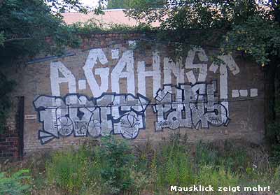 Grafitti, gesehen v.d.  Modersohnbruecke