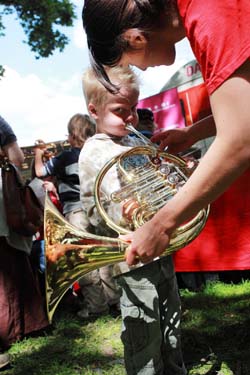 fetedelamusiqueberlinklingendesmobilfotovonalexanderlaljak.jpg